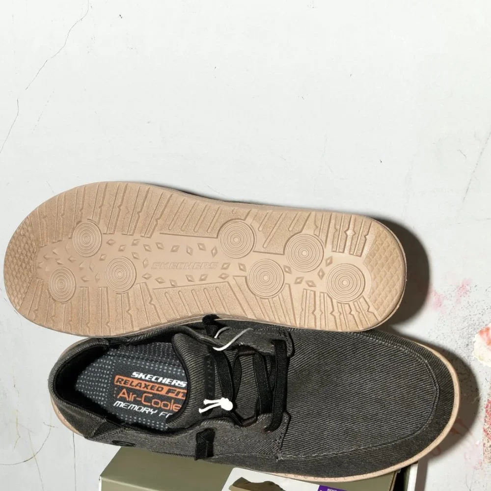 Skechers Men's  Melson slip-on‎ Memory Foam Casual Shoe